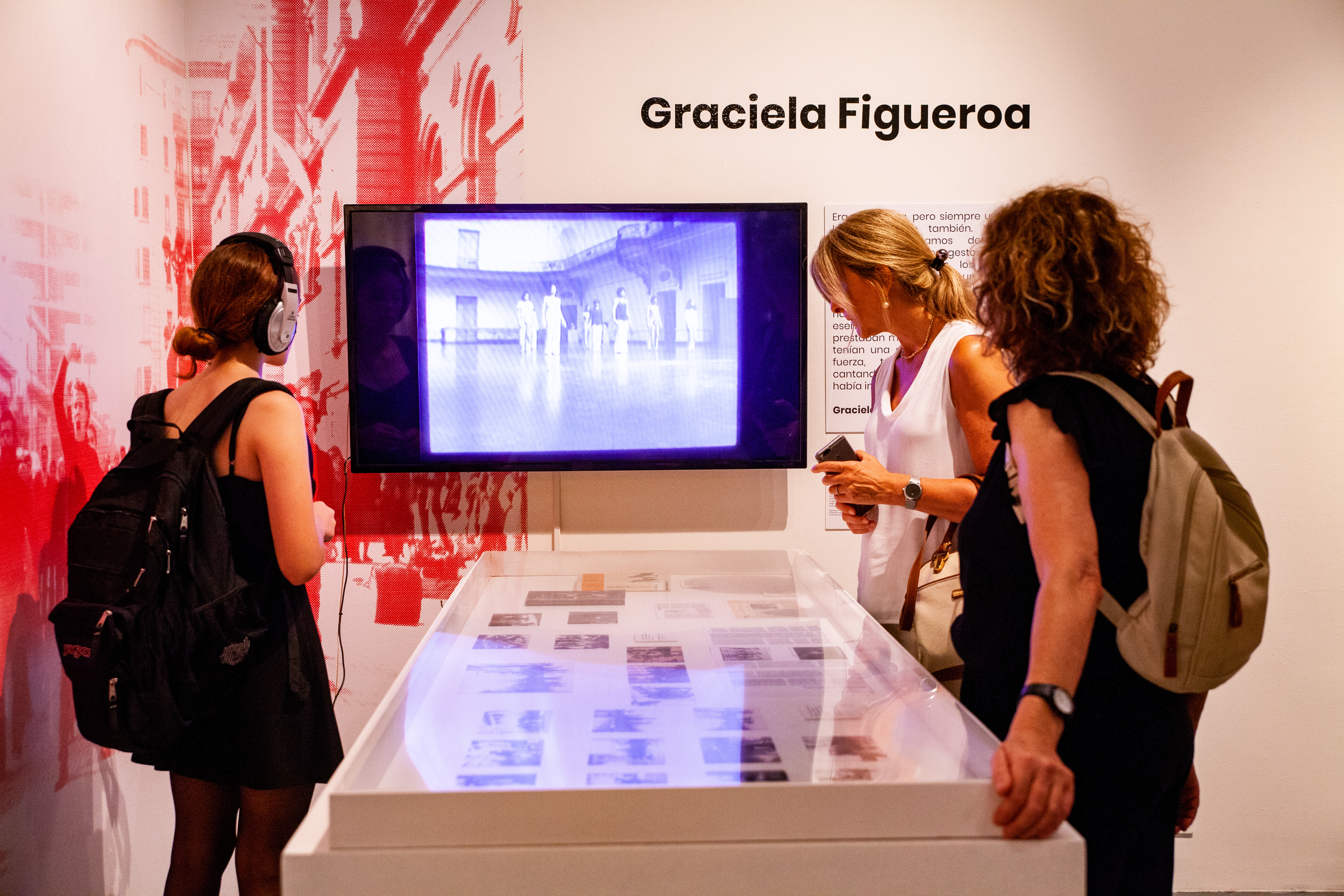 Cuerpos, politicidades y feminismos artísticos en los 60 y 70 con Elisa Pérez Buchelli