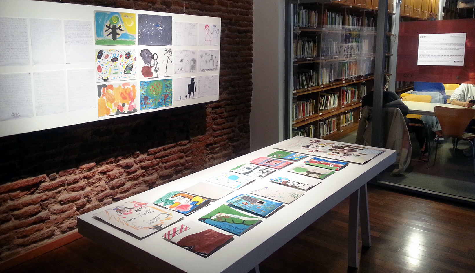 Exposición de resultados del Taller de creación de libros objeto en la Mediateca del CCE