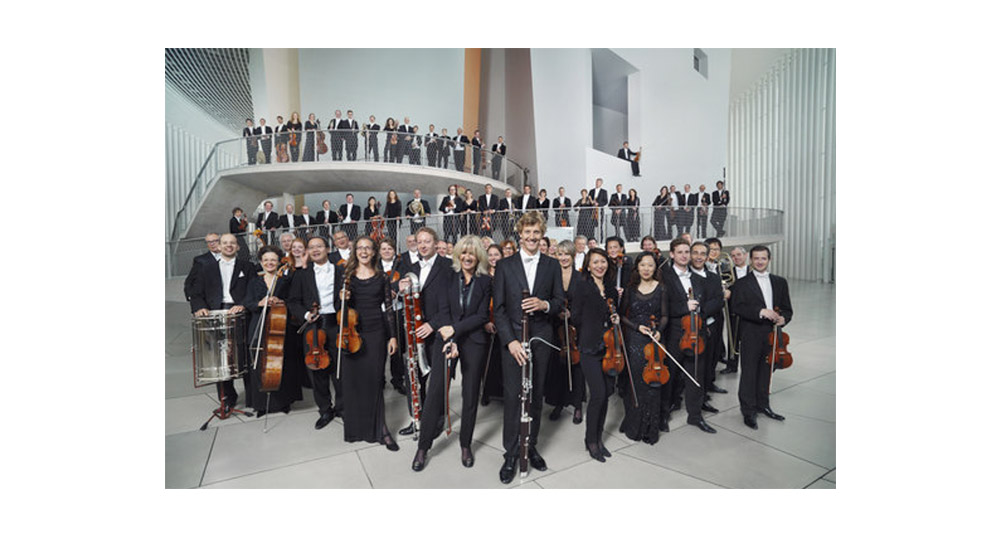 El español Gustavo Gimeno junto a la Orchestre Philharmonique du Luxembourg