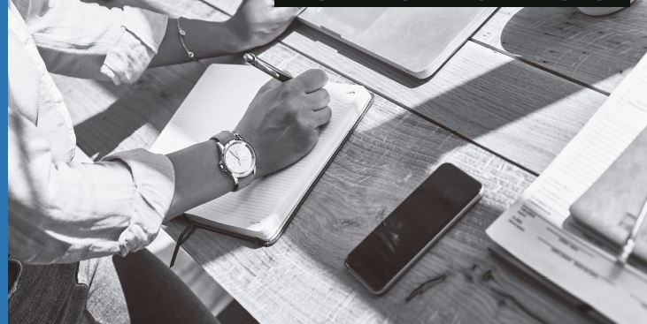 «Estilo APA: Guía con ejemplos y adaptaciones para Uruguay» por Grupo APA Uruguay.